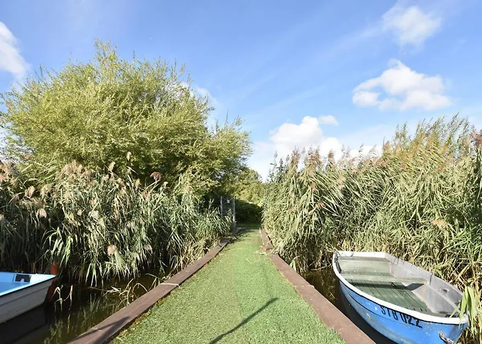 בית נופש Mit Kamin In *